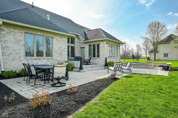 $660,000 | 4598 South Ridgeview Drive, Greenfield, IN 46140