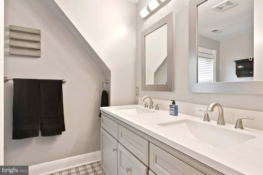 523 Overbrook Road Baltimore, MD 21212 - Photo 37 of 59 Owner's Suite-Newly Renovated Chic Bath