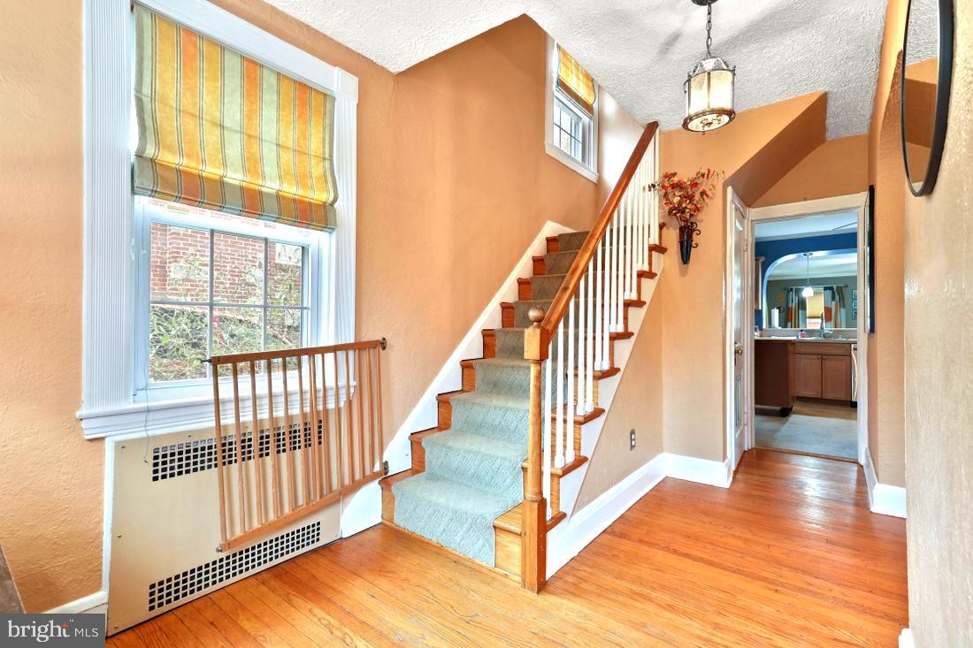 523 Overbrook Road Baltimore, MD 21212 - Photo 4 of 59