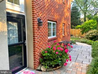 523 Overbrook Road Baltimore, MD 21212 - Photo 56 of 59 Rear entrance to Suite