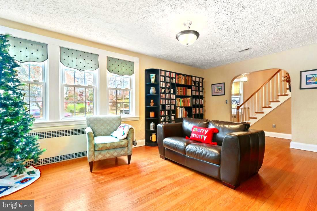 523 Overbrook Road Baltimore, MD 21212 - Photo 10 of 59 Beautiful Hardwood Floors