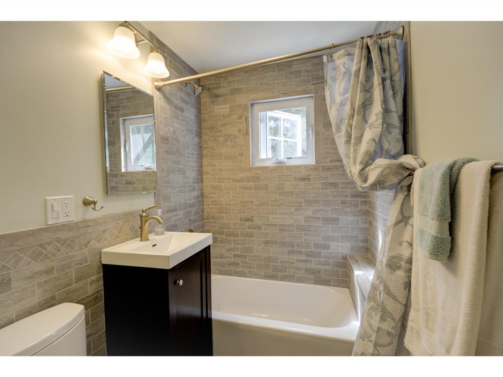 7 Wedgewood Road Dover, NH 03820 - Photo 17 of 36 Gallery Image 17