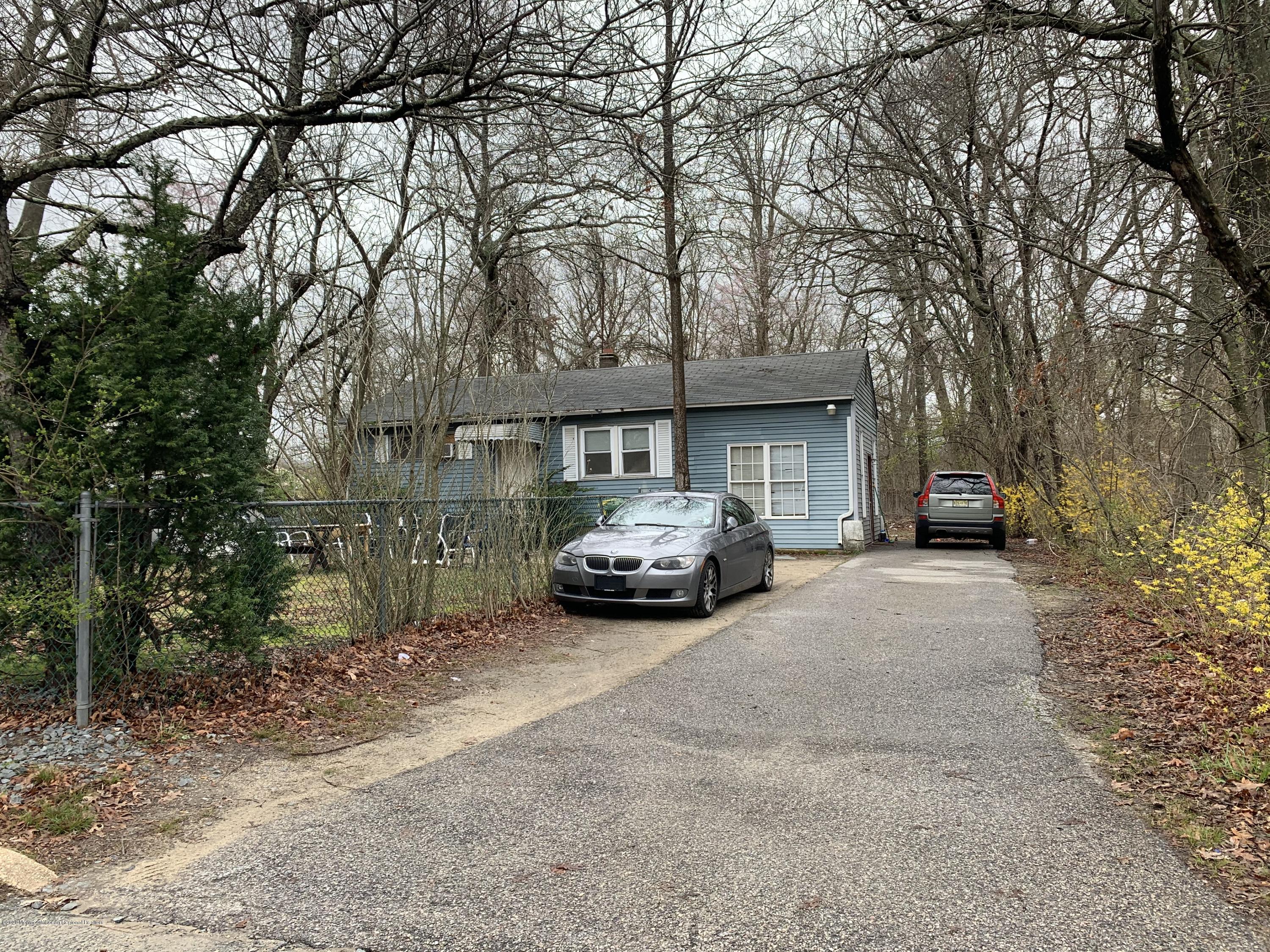 13 Lucy Road Lakewood, NJ 08701 - Photo 1 of 3 IMG_1471