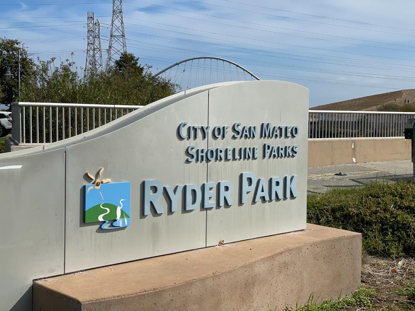 425 Anchor Road, Unit 317 San Mateo, CA 94404 - Photo 32 of 35 a sign on the side of a building