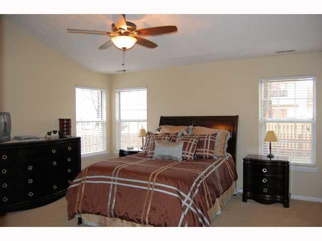 11532 Raleigh Lane Fishers, IN 46038 - Photo 7 of 12 Gallery Image 7