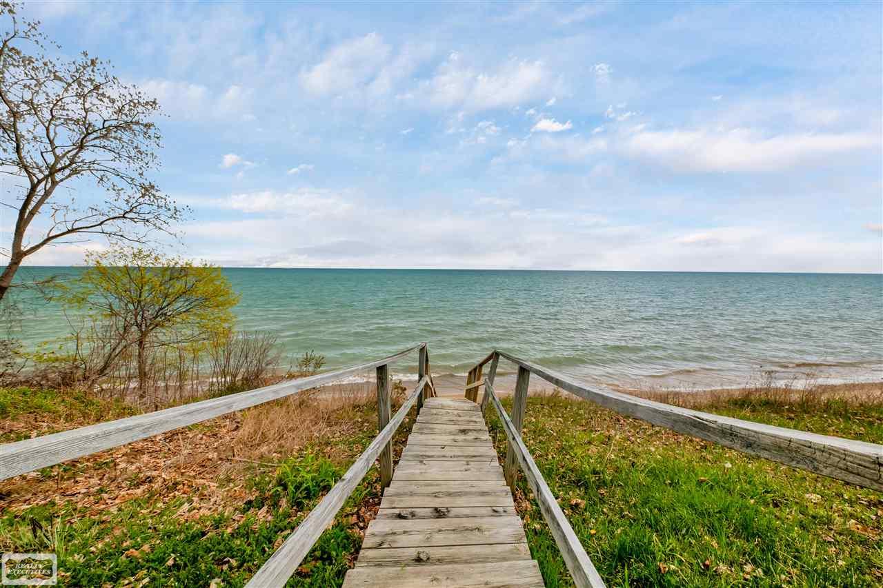 4549 Lakeshore Road Lexington, MI 48450 - Photo 34 of 46 50041034-33.JPG