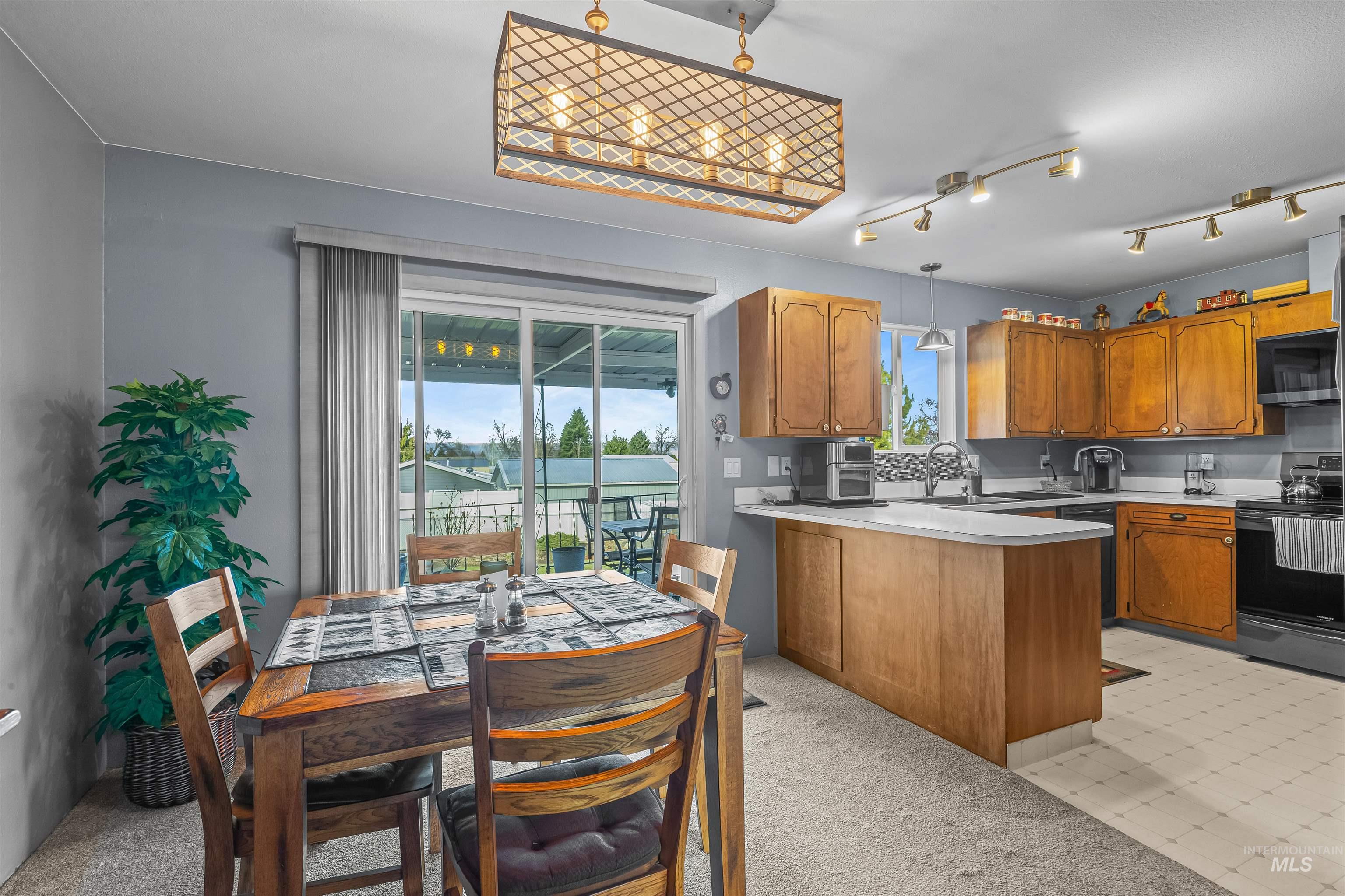 1533 Cedar Avenue Lewiston, ID 83501 - Photo 5 of 46