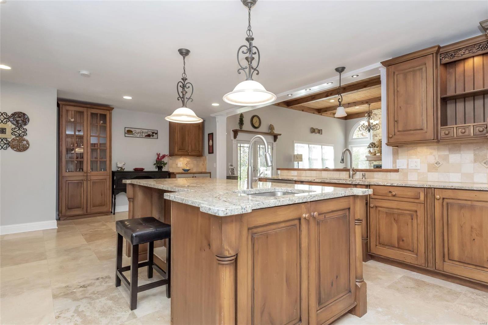 12505 Robyn Road Sunset Hills, MO 63127 - Photo 8 of 62 Gallery Image 8