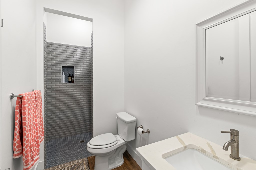 199 Hermosa Road Southwest Hunt, TX 78024 - Photo 38 of 59 a bathroom with a sink and a toilet