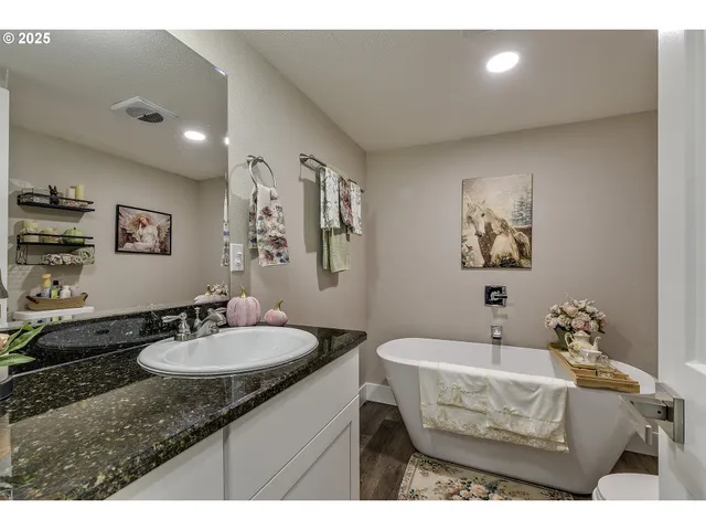 $179,900 | 507 North 19th Avenue, Unit 99, Cornelius, OR 97113