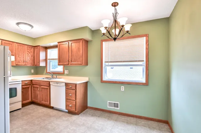 $139,900 | 501 Shady Lane, West Concord, MN 55985