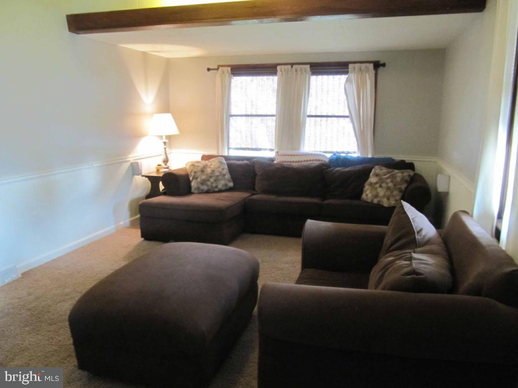 1072 Mount Joy Road Manheim, PA 17545 - Photo 8 of 19