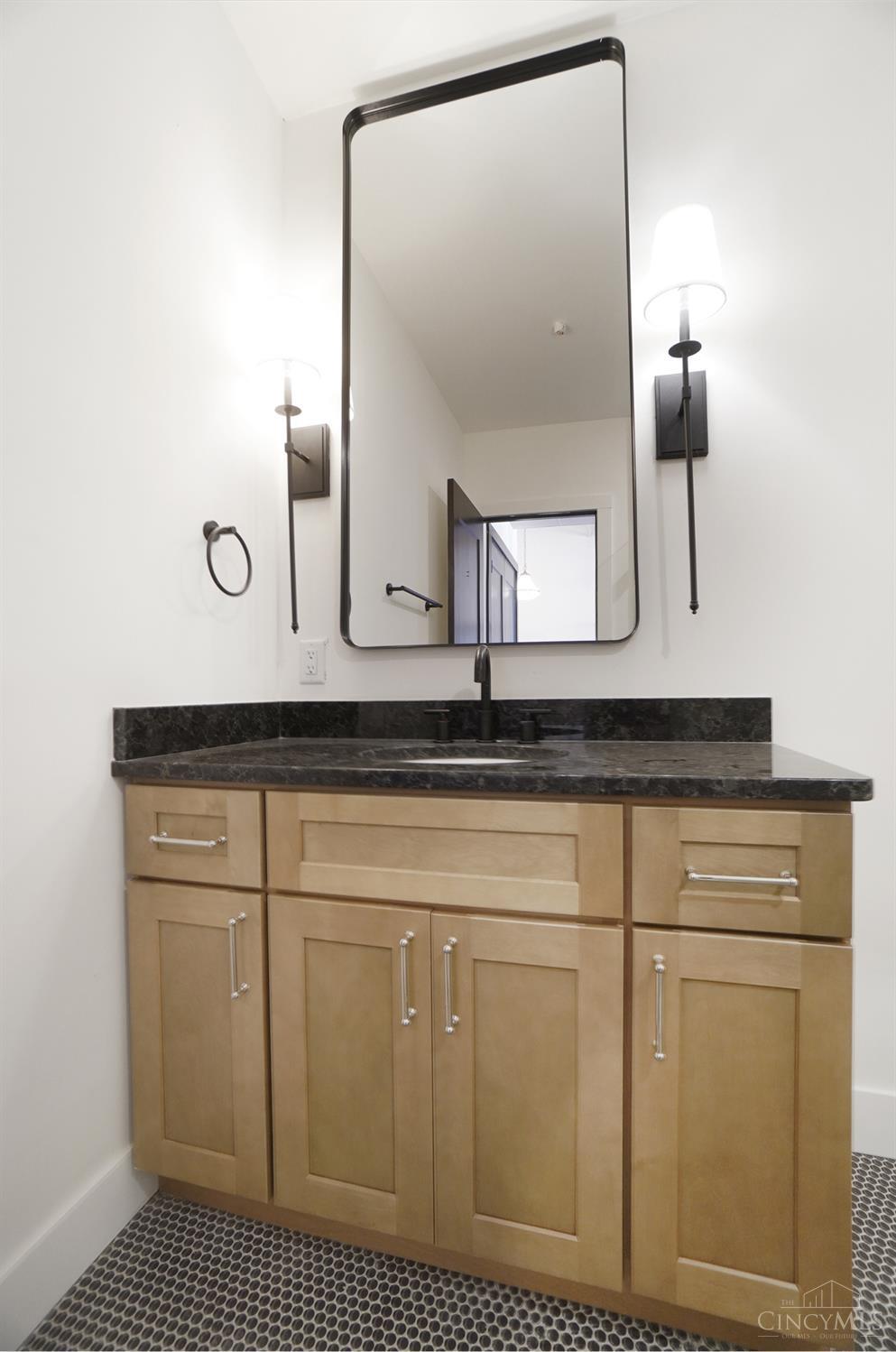 607 Main Street, Unit 10 Cincinnati, OH 45202 - Photo 18 of 37