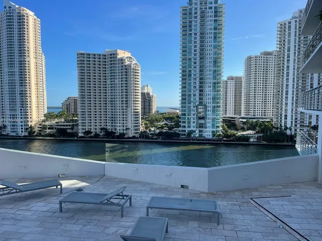 $3,200 | 325 South Biscayne Boulevard, Unit 3716, Miami, FL 33131