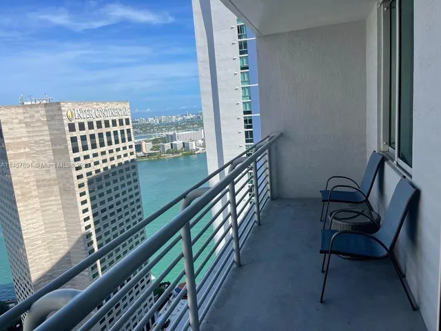 $3,200 | 325 South Biscayne Boulevard, Unit 3716, Miami, FL 33131