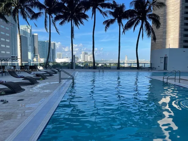 $3,200 | 325 South Biscayne Boulevard, Unit 3716, Miami, FL 33131