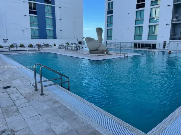 $3,150 | 325 South Biscayne Boulevard, Unit 3716, Miami, FL 33131
