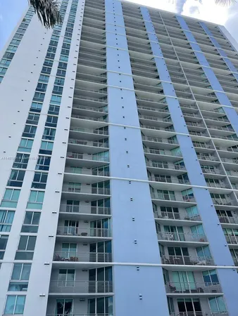 $3,150 | 325 South Biscayne Boulevard, Unit 3716, Miami, FL 33131
