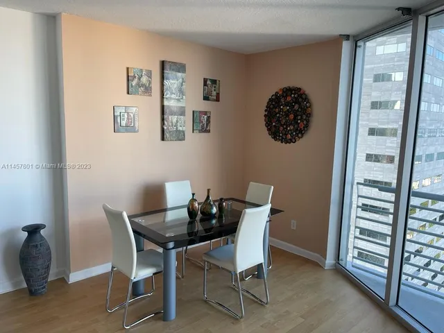 $3,200 | 325 South Biscayne Boulevard, Unit 3716, Miami, FL 33131