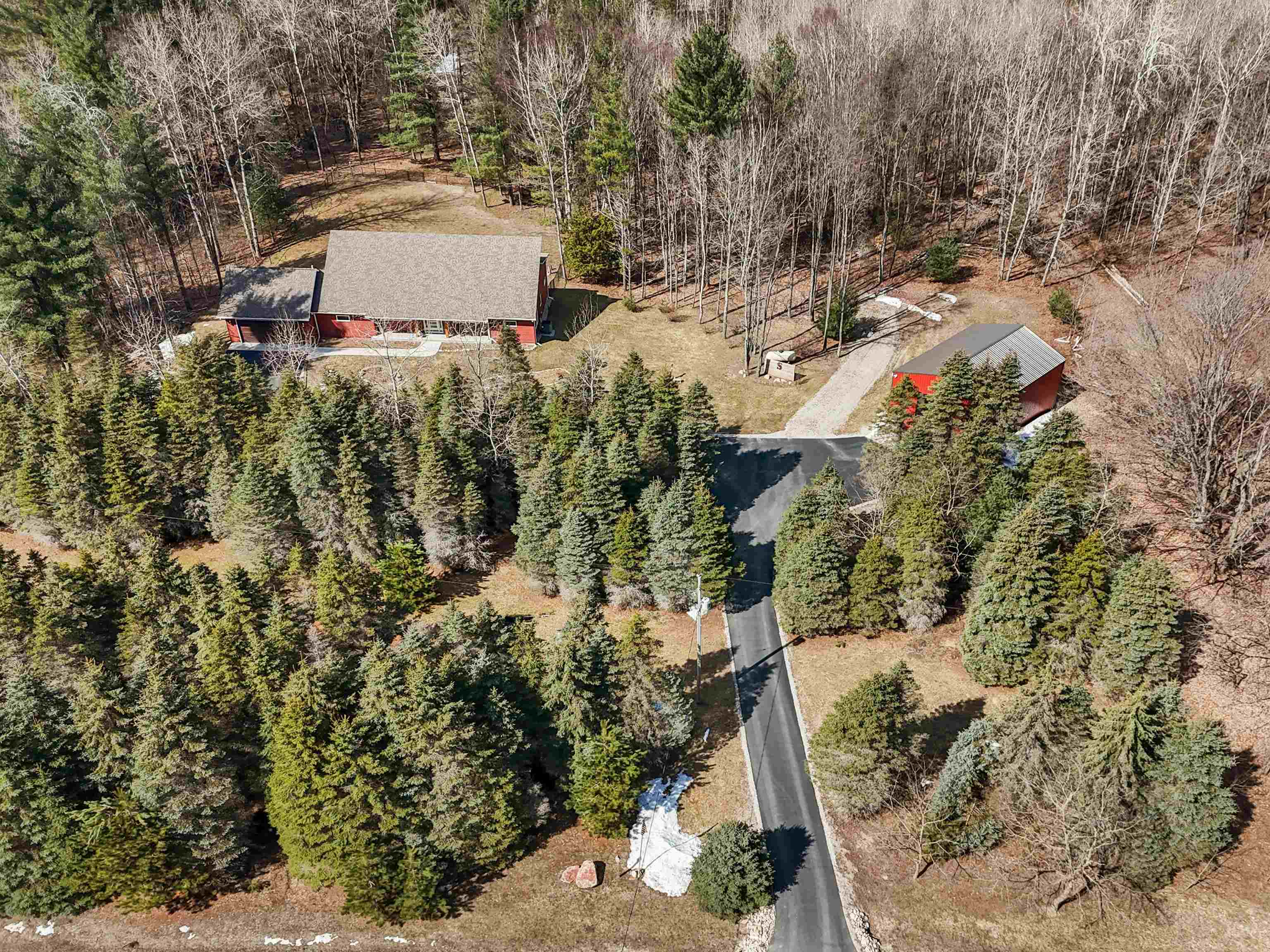 6762 Pierce Road Kingsley, MI 49649 - Photo 3 of 37 1943785-85298008-dab3-4681-beea-191e0ad8417c.JPG