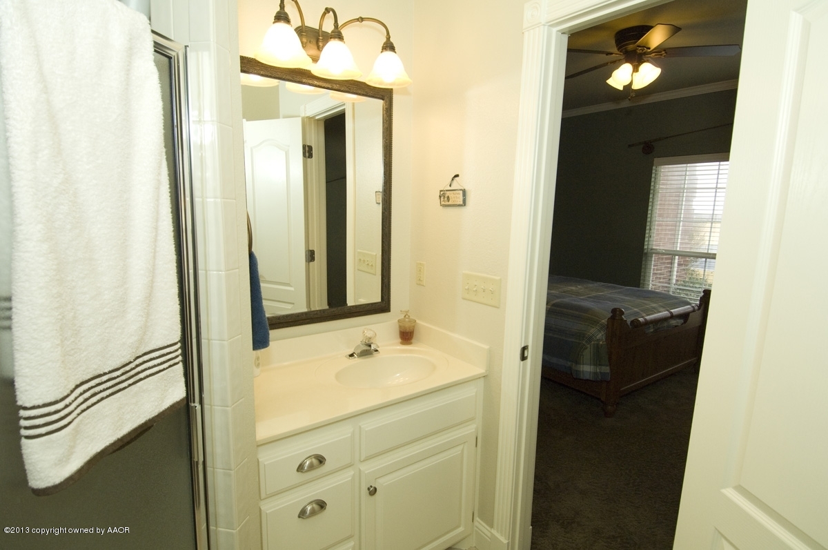17251 White Wing Road Canyon, TX 79015 - Photo 28 of 55 bathroom 3 view 2