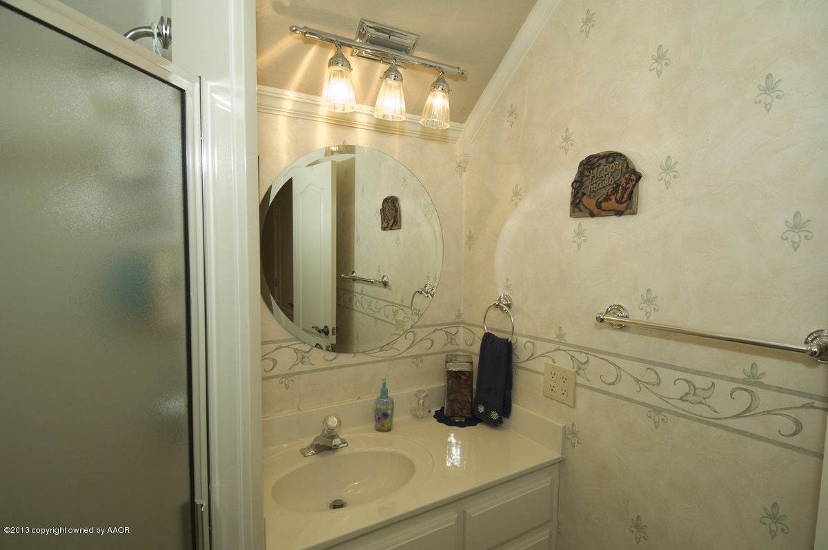 17251 White Wing Road Canyon, TX 79015 - Photo 32 of 55 bathroom 4 view 2