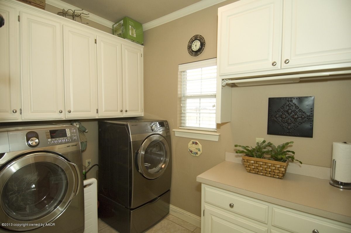 17251 White Wing Road Canyon, TX 79015 - Photo 39 of 55 utility room view 1