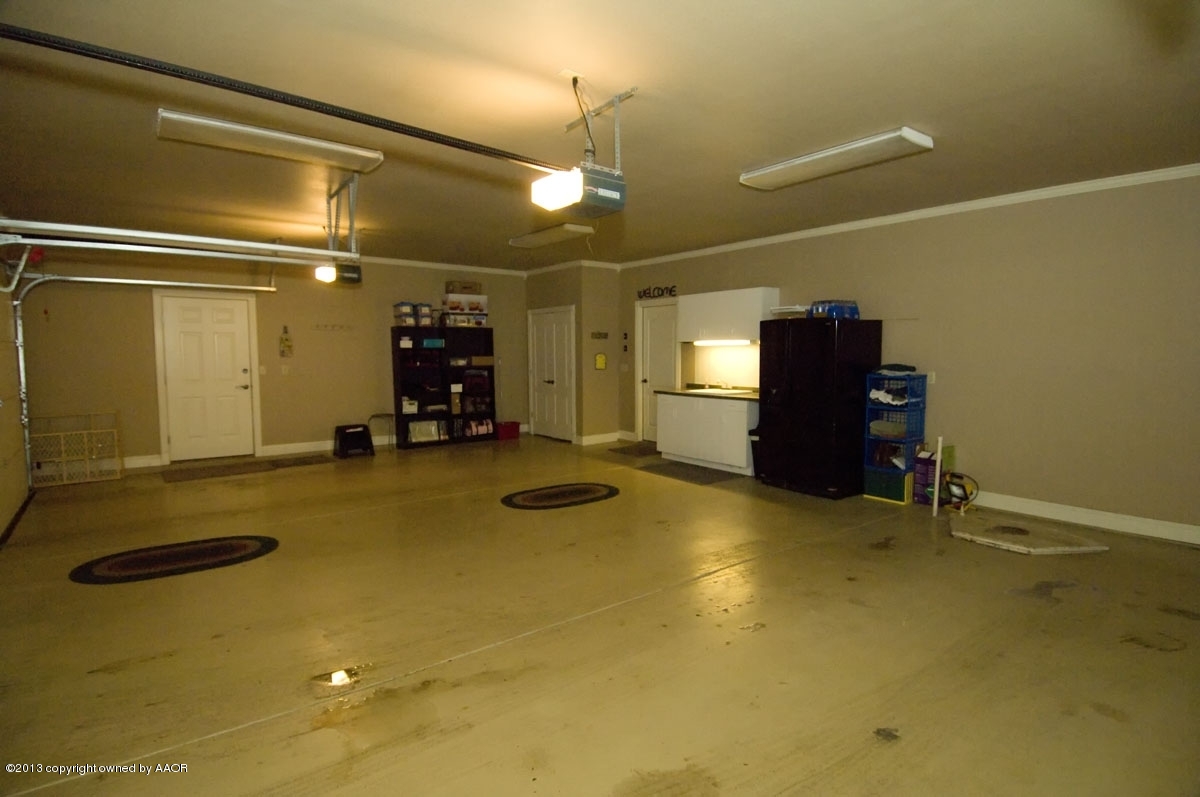 17251 White Wing Road Canyon, TX 79015 - Photo 51 of 55 garage view 1