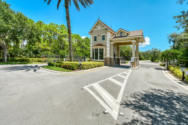 $1,000,000 | 4540 Southwest Scrub Pine Terrace, Palm City, FL 34990