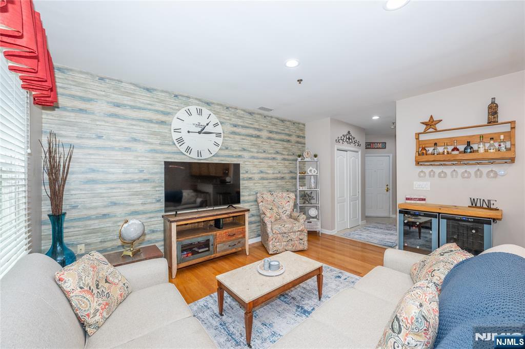 30-08 Federal Hill Road, Unit 8 Pompton Lakes, NJ 07442 - Photo 12 of 34