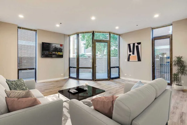 $7,850 | 1730 North Clark Street, Unit 102, Chicago, IL 60614