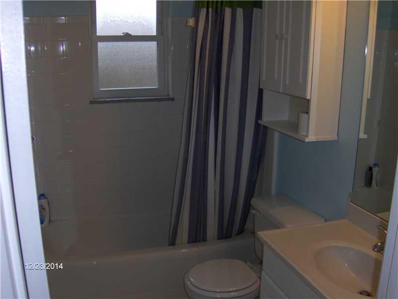 31 Devils Den Road Burgettstown, PA 15021 - Photo 13 of 17 Full Bath.
