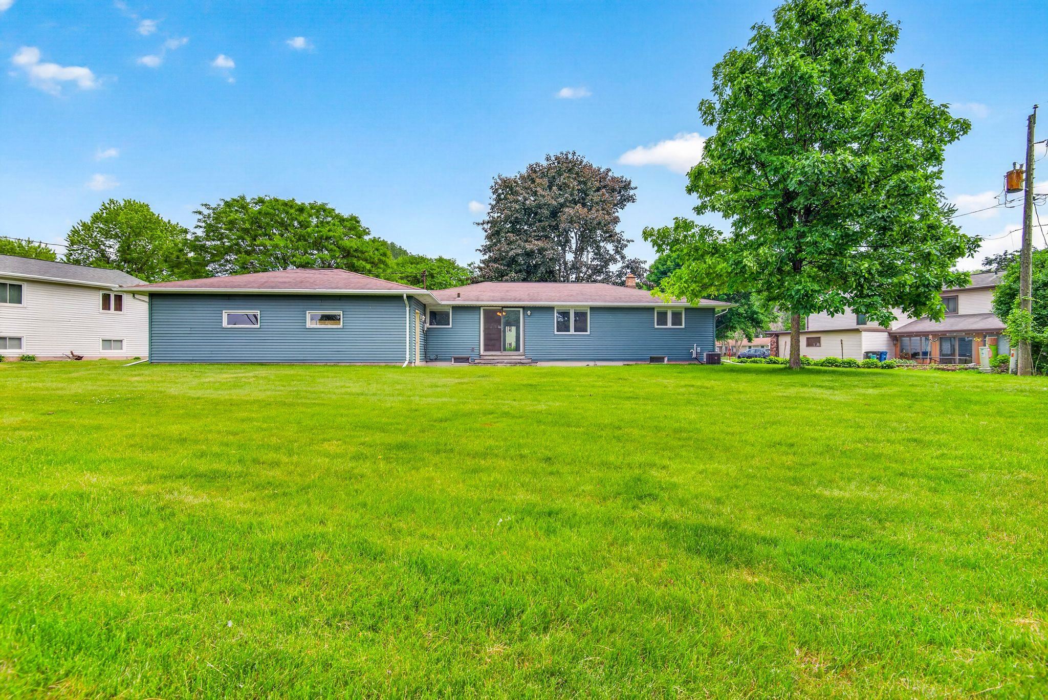 1280 Frances Way Menasha, WI 54952 - Photo 28 of 36