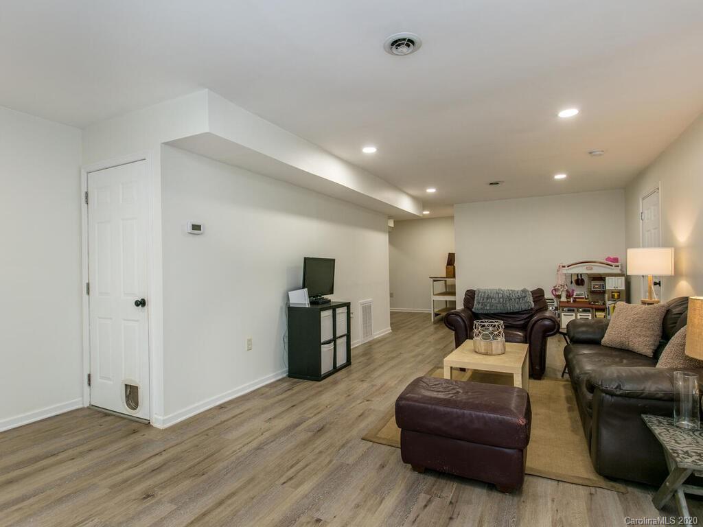 268 Jones Road Fletcher, NC 28732 - Photo 20 of 32 Gallery Image 20