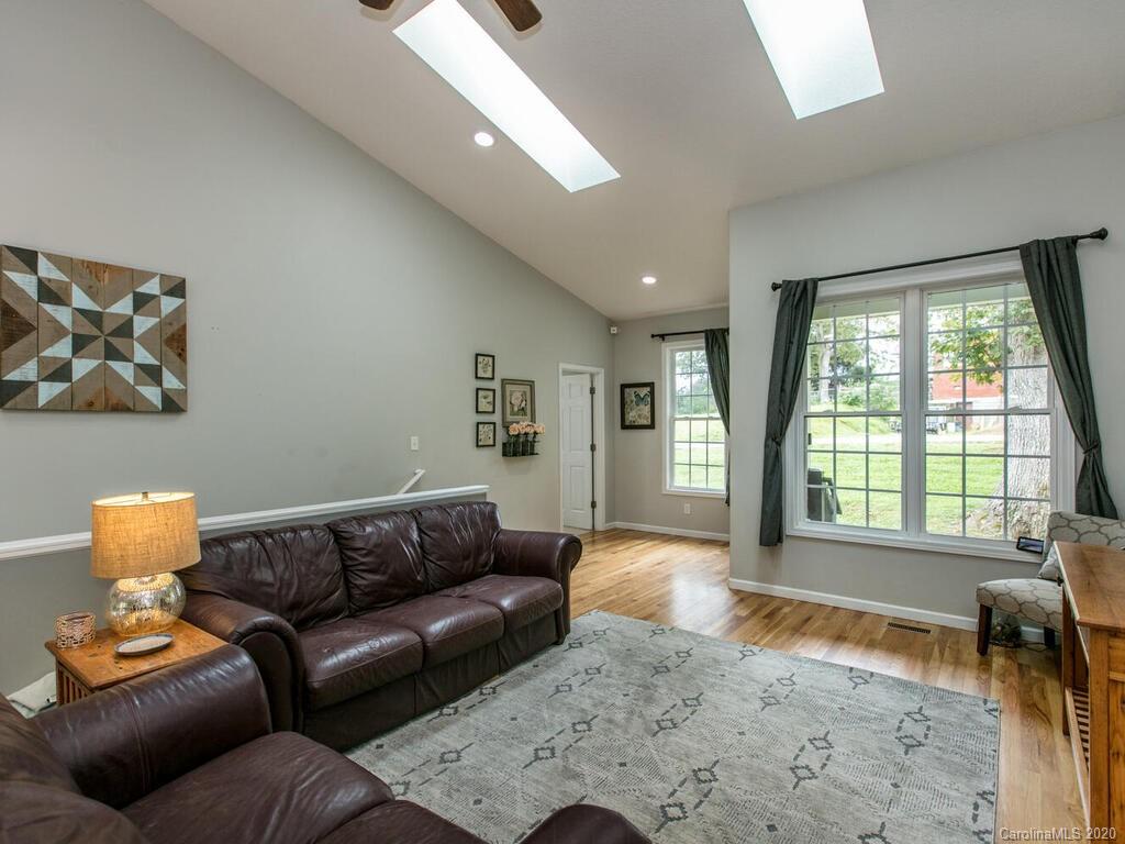 268 Jones Road Fletcher, NC 28732 - Photo 7 of 32 Gallery Image 7