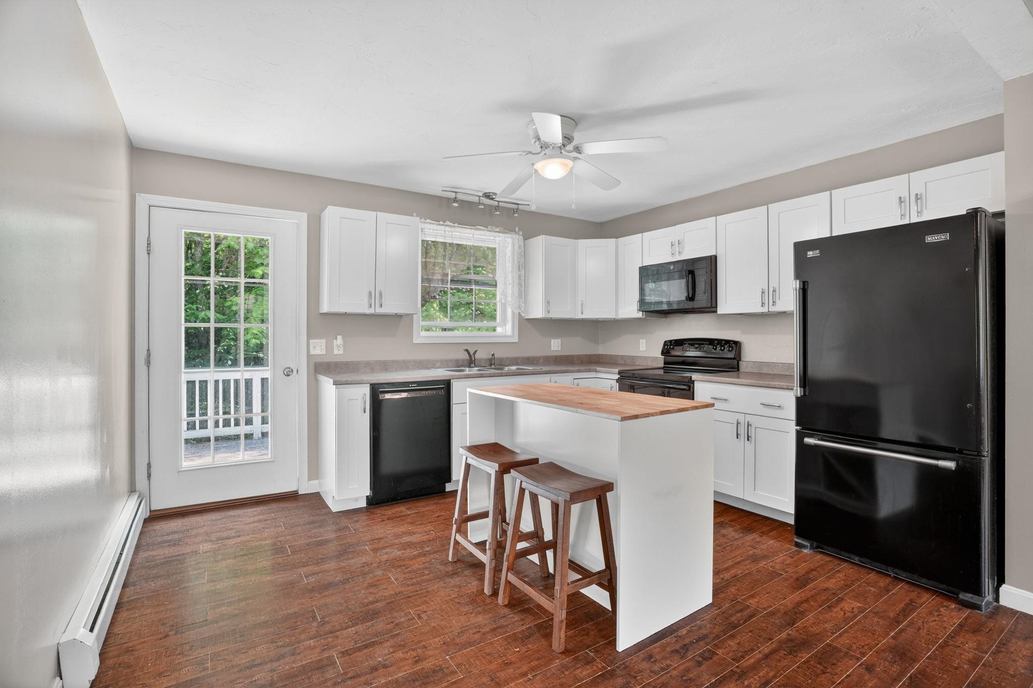 126 Rogers Road Barnstead, NH 03225 - Photo 4 of 49