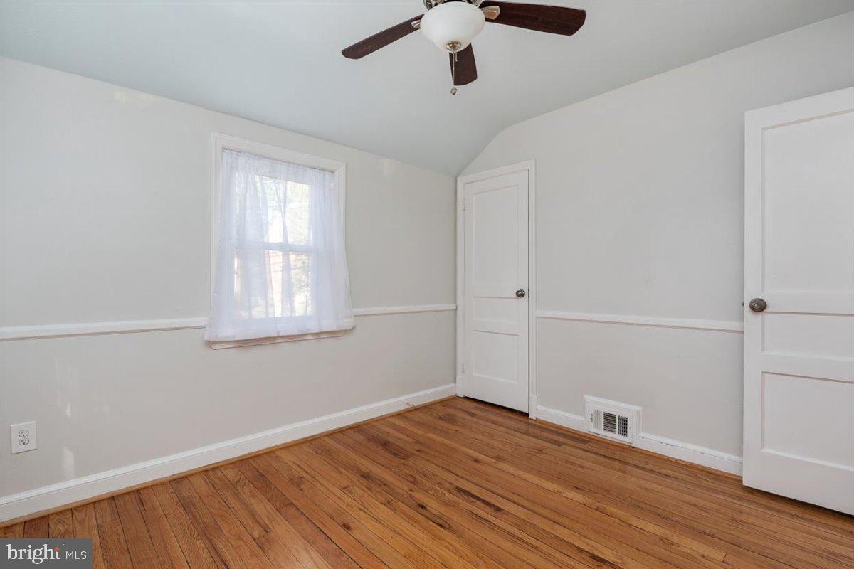 8711 Bradford Road Silver Spring, MD 20901 - Photo 22 of 40 Bedroom 3