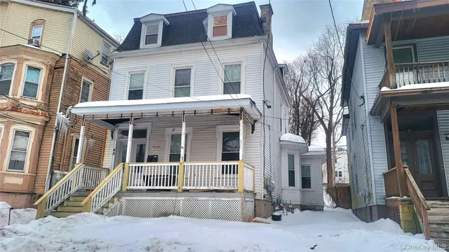 $2,300 | 49 Carroll Street, Unit 1, Poughkeepsie, NY 12601