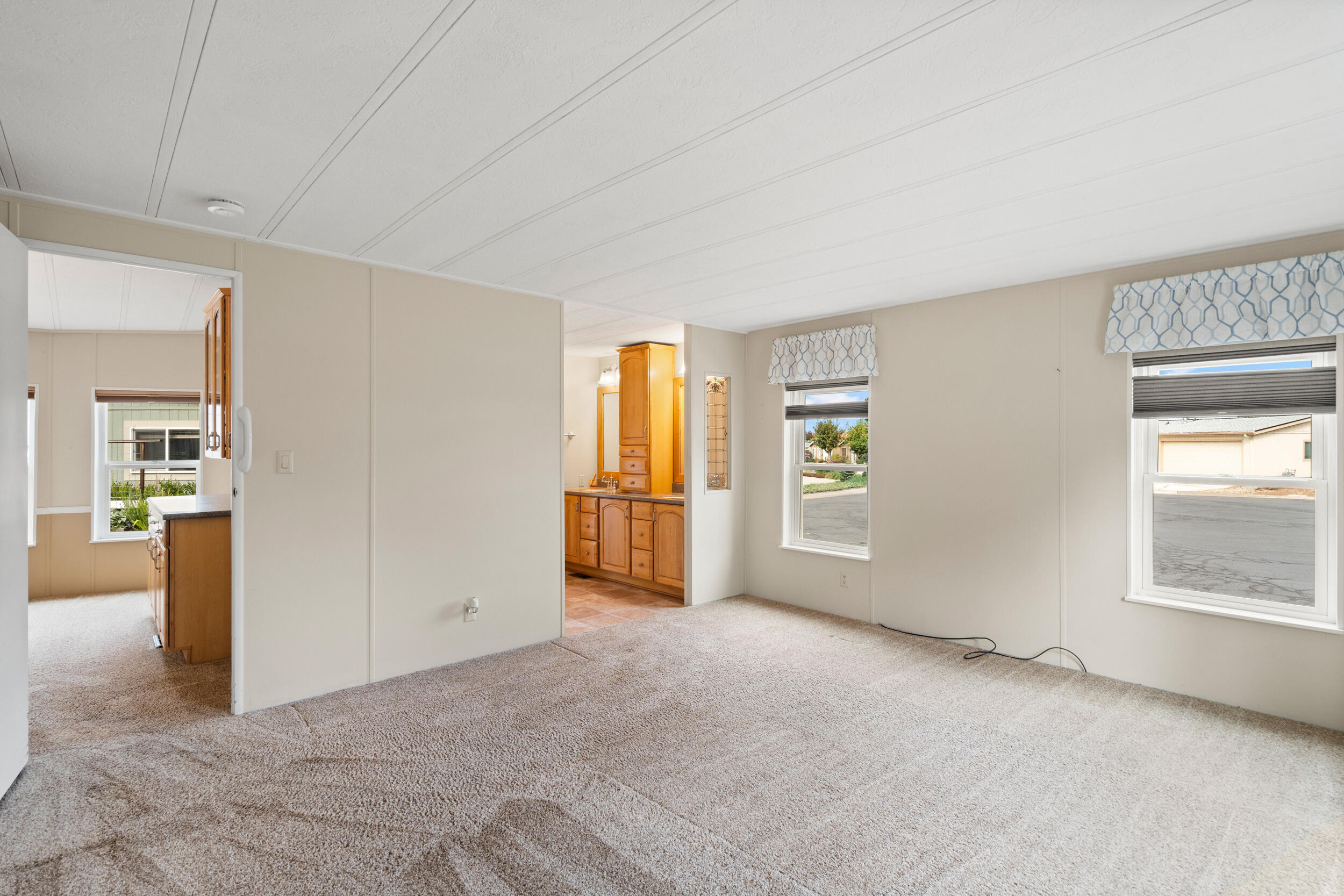 555 Freeman Road, Unit 136 Central Point, OR 97502 - Photo 18 of 40 555 freeman rd, central point-25