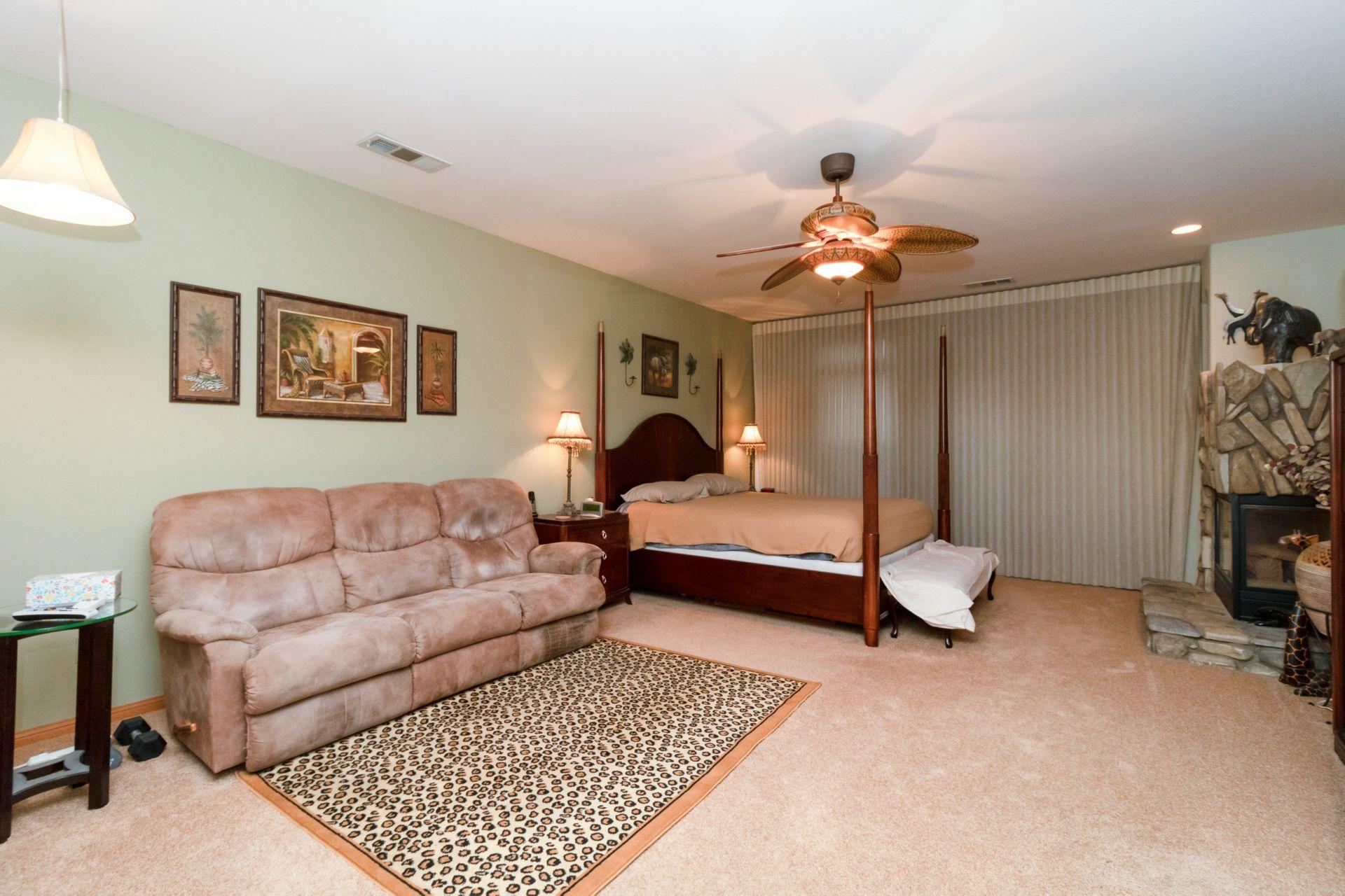 159 Twins Court Reedley, CA 93654 - Photo 9 of 24 9