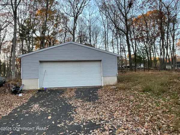 $2,100 | 122 Willet Way, Henryville, PA 18332