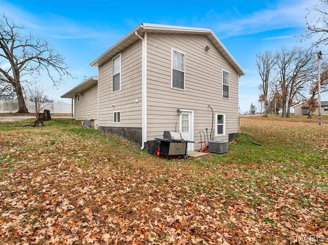$159,000 | 315 West Oak Street, St. Clair, MO 63077