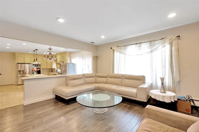 $2,100,000 | 708 Park Lane, Cedarhurst, NY 11516