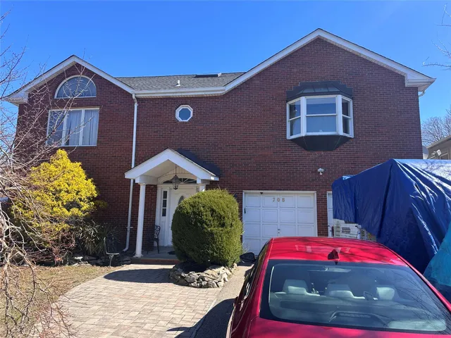 $2,100,000 | 708 Park Lane, Cedarhurst, NY 11516