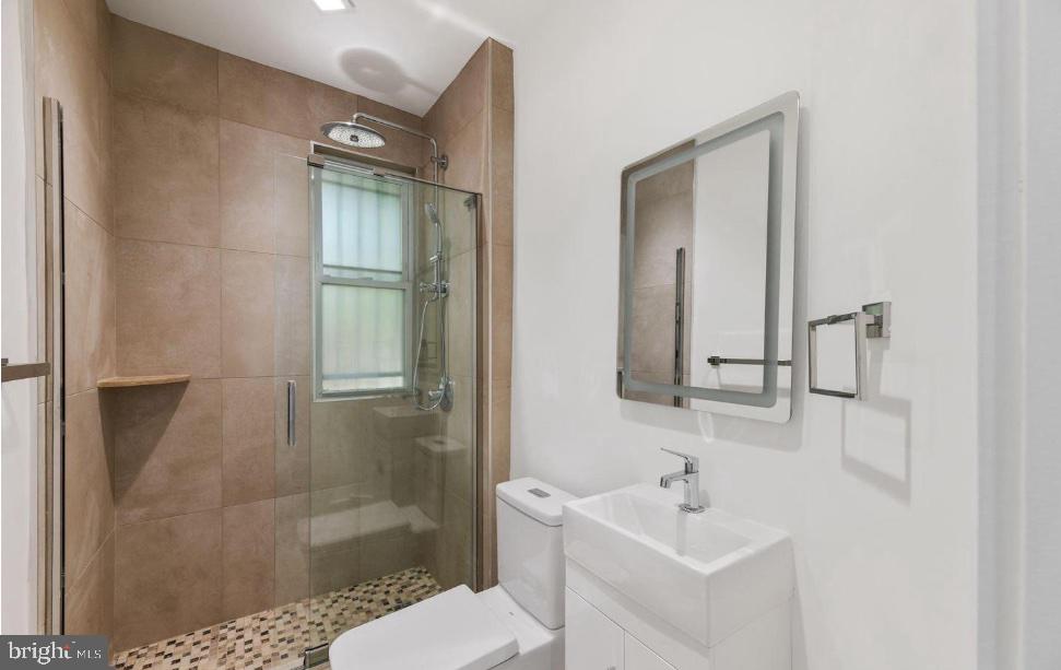 1664 Avon Place Northwest, Unit A Washington, DC 20007 - Photo 8 of 26 Primary bath