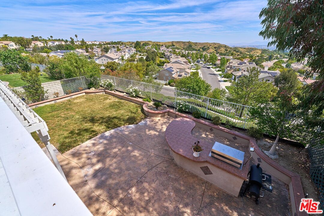 25906 Twain Place Stevenson Ranch, CA 91381 - Photo 2 of 31