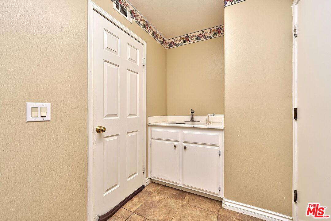 25906 Twain Place Stevenson Ranch, CA 91381 - Photo 21 of 31