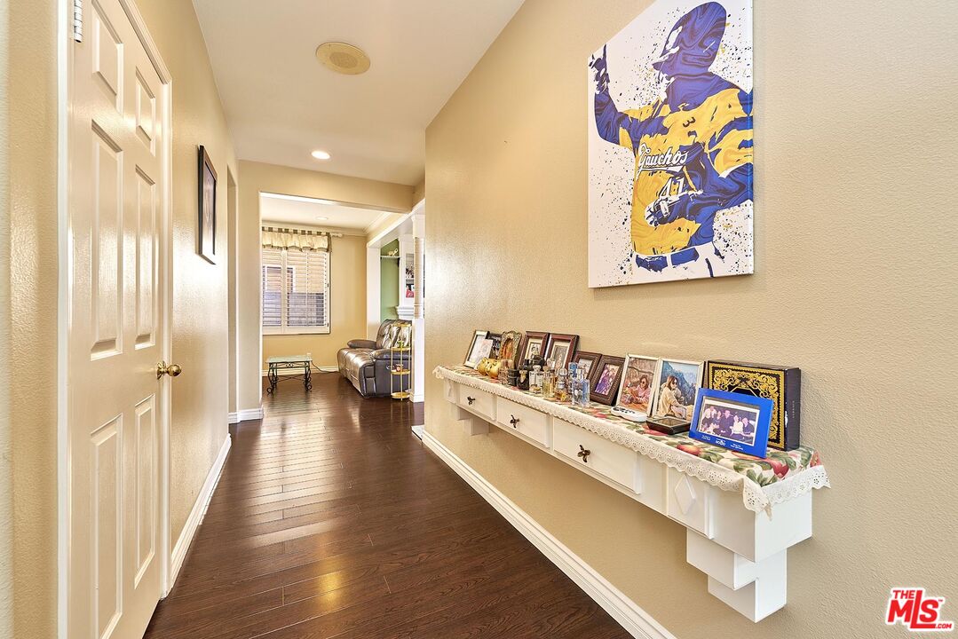 25906 Twain Place Stevenson Ranch, CA 91381 - Photo 27 of 31