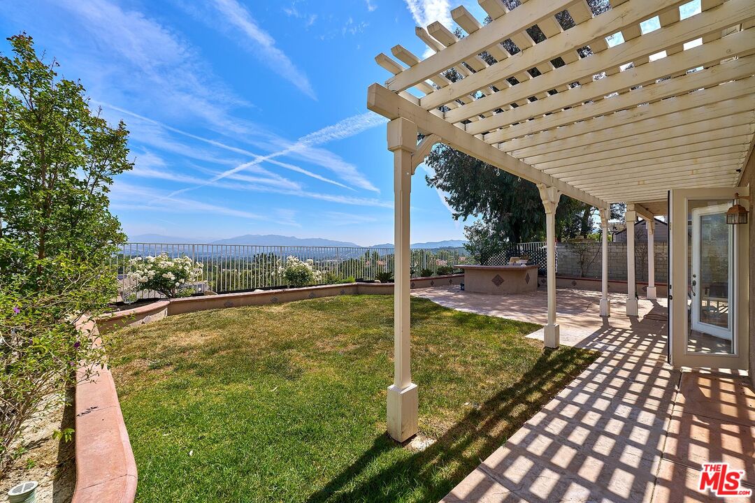 25906 Twain Place Stevenson Ranch, CA 91381 - Photo 6 of 31