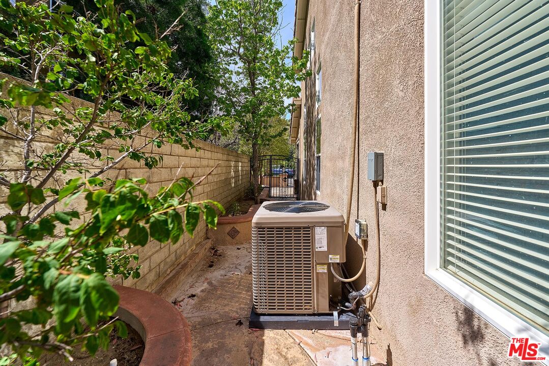 25906 Twain Place Stevenson Ranch, CA 91381 - Photo 7 of 31